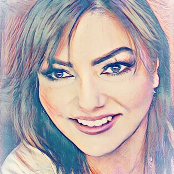 Meet your Posher, Angelina - Picture 1 of 1